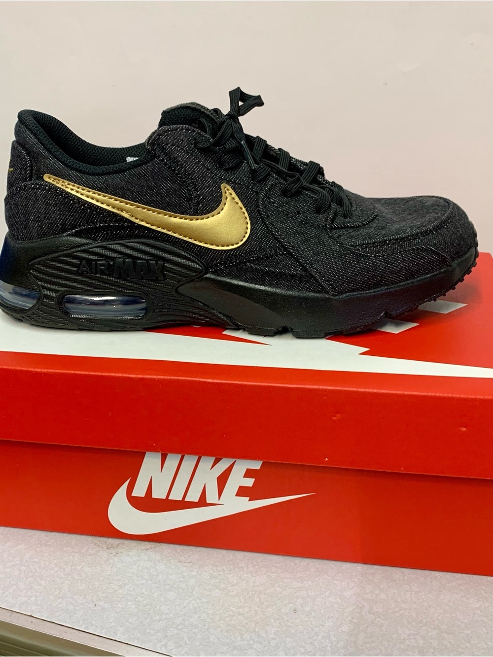 NIB Nike Air Max Excee Black Metallic Gold IR0798-010 Women's Size 9